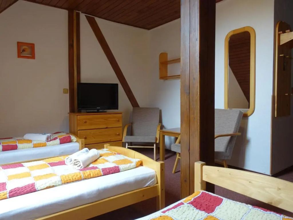 Welcoming Holiday Home With Private Garden, Heating, Parking