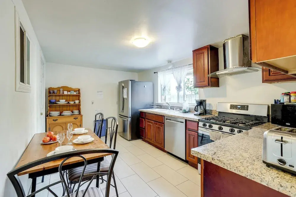 Oakland Group Retreat: Historic Home Near Downtown