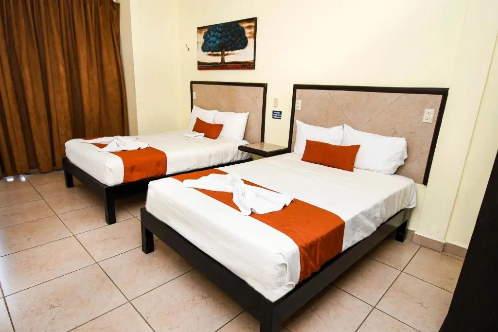 Hotel los faroles