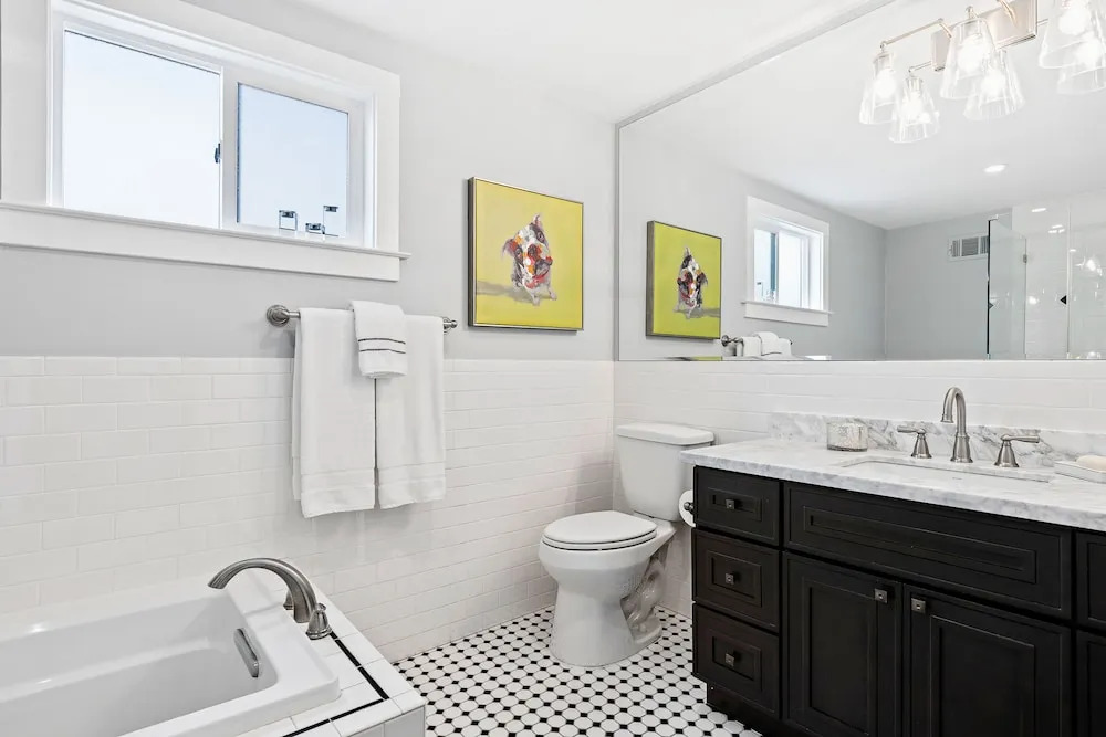 458 Coombs St Cottage 3 Bedrooms 1 Bathroom Cottage