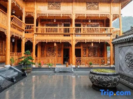 Yishanlou · Wanfeng Hidden Stay · Hui-style Design Vacation Apartment (Xingyi Wanfenglin)