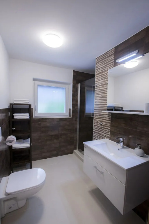 Razingar Apartments