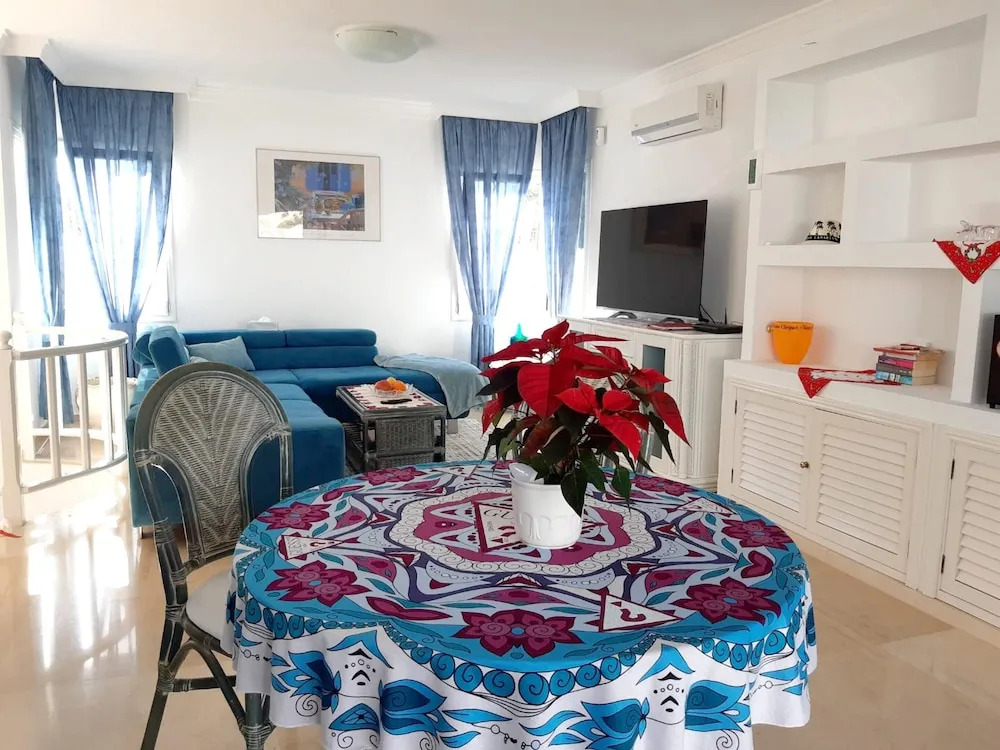 House With 2 Bedrooms in San Bartolomé de Tirajana, With Wonderful Mountain View, Private Pool, Enclosed Garden