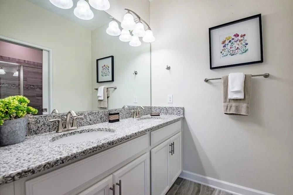 6-Bedroom Villa in Four Corners 1409RF