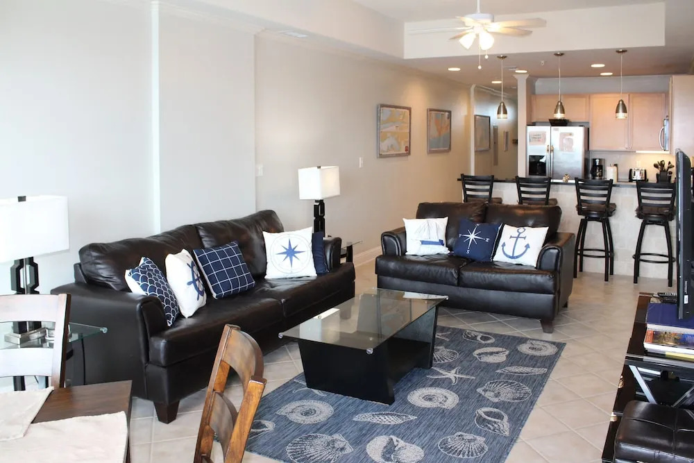 Whar305x 2 Bedroom Condo