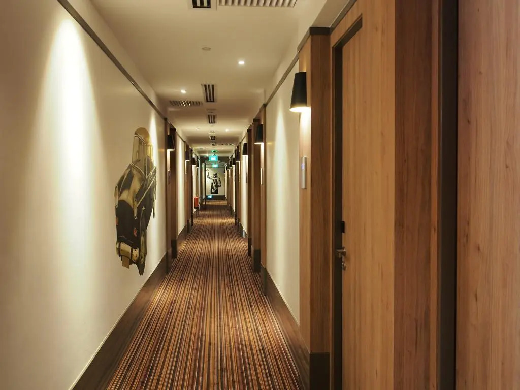 Отель Dash Living Rochor