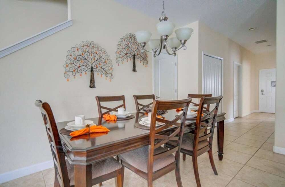 Paradise Palms 5 bed / +3 bathrooms townhome
