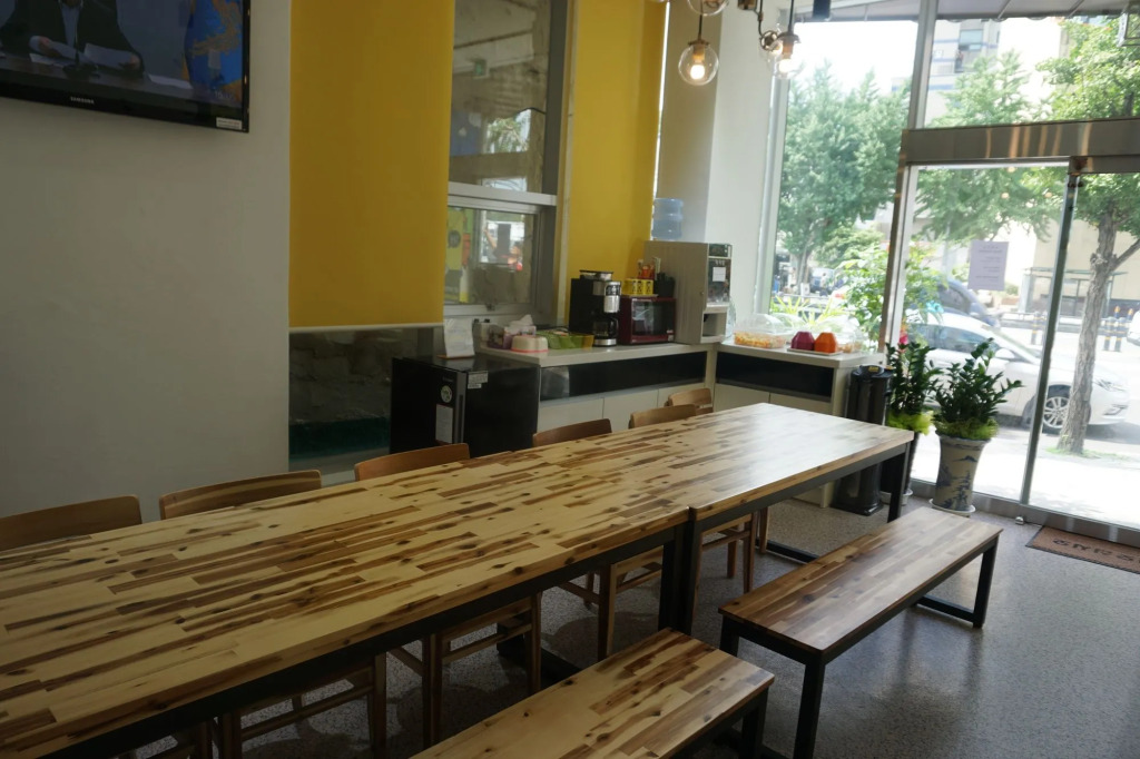 24 Guesthouse Nampo Station