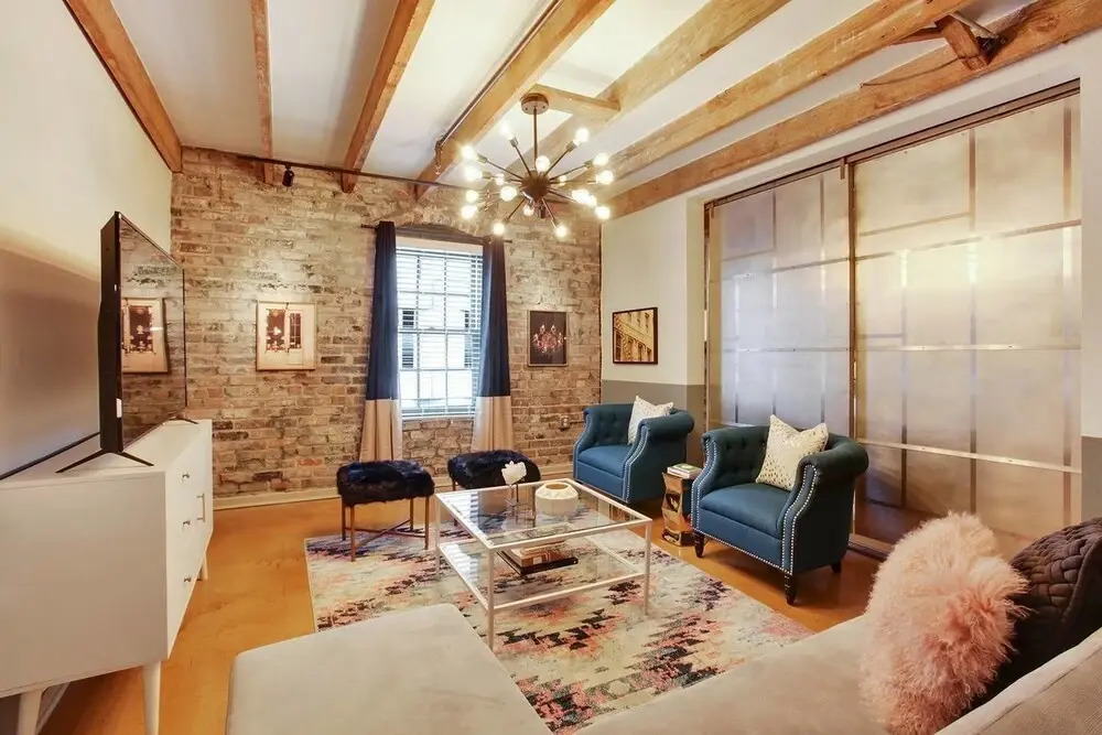 Luxury 2br/2ba Rooftop Apt in CBD by Domio