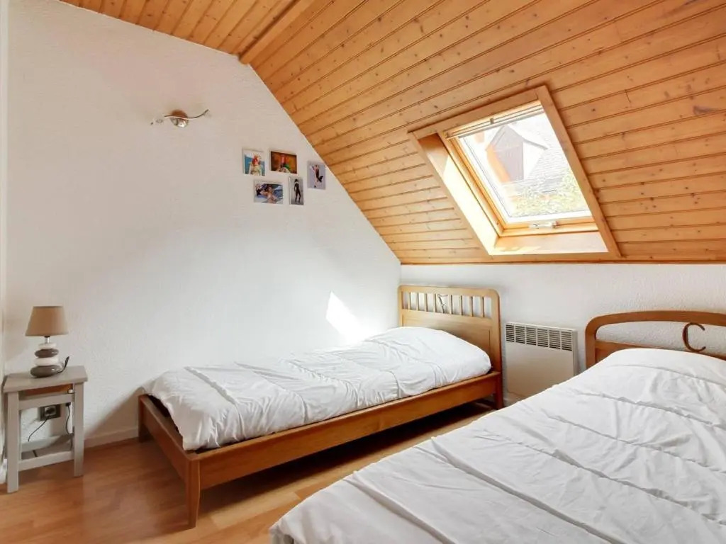 Chalet mitoyen 3 chambres, 60m², belle vue, 1km centre-ville, navette ski, parking, terrasse - FR-1-401-3