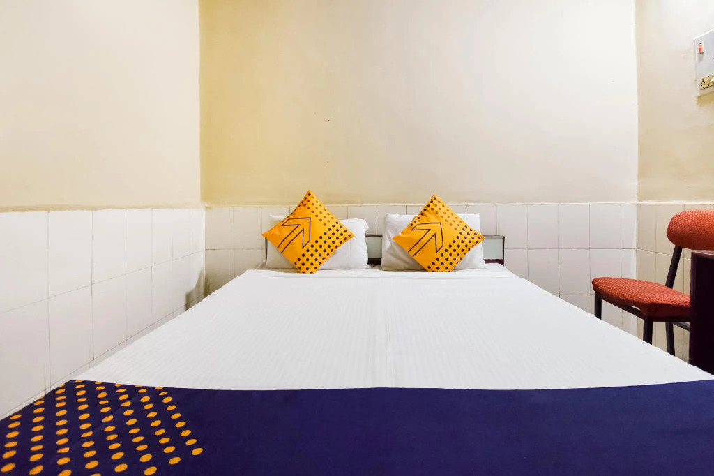 SPOT ON 62663 Hotel Cb Palace