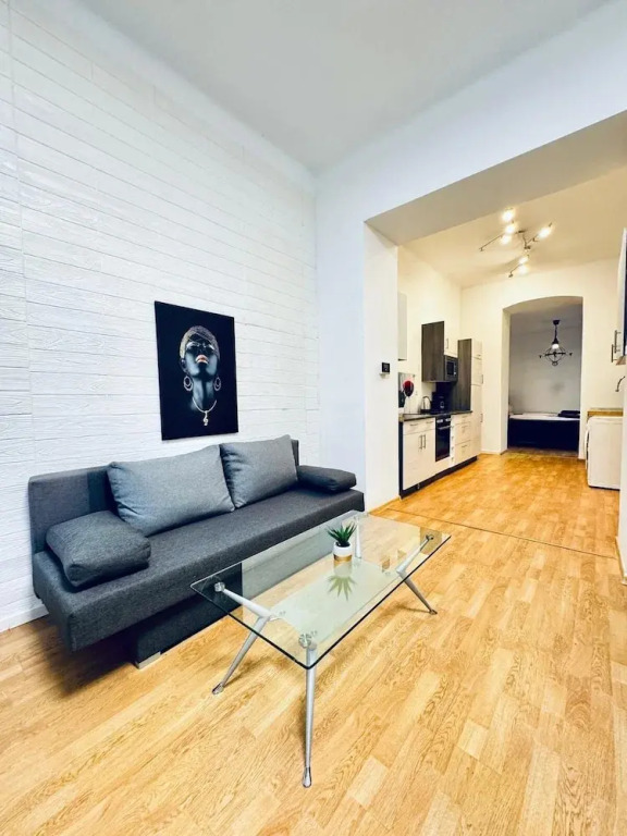 2-Bedroom Apartment Steps from Central Area