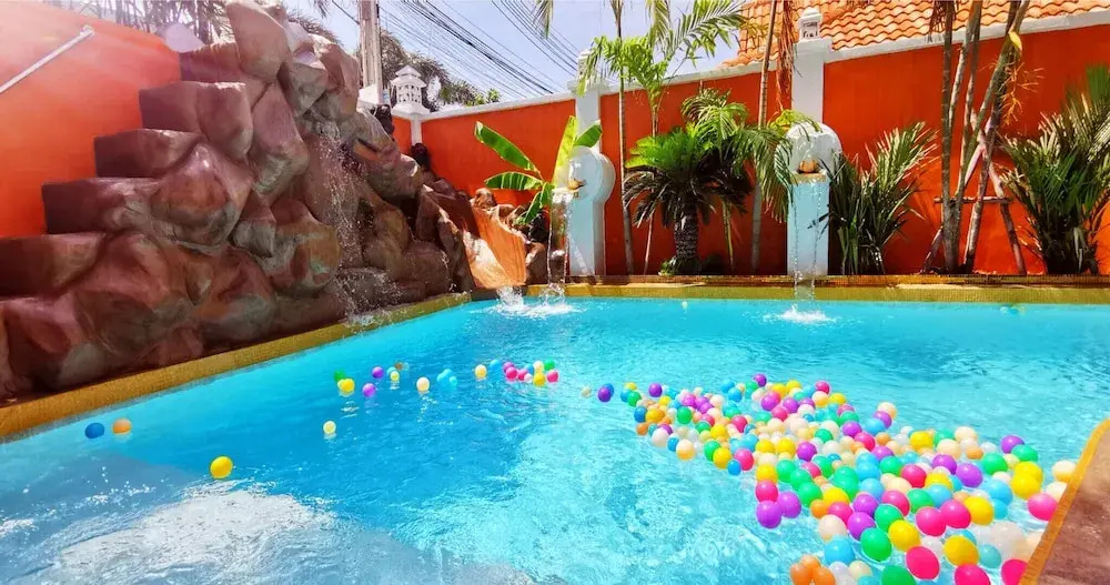 TUCHELAND Luxury Pool Villa Pattaya Walking Street