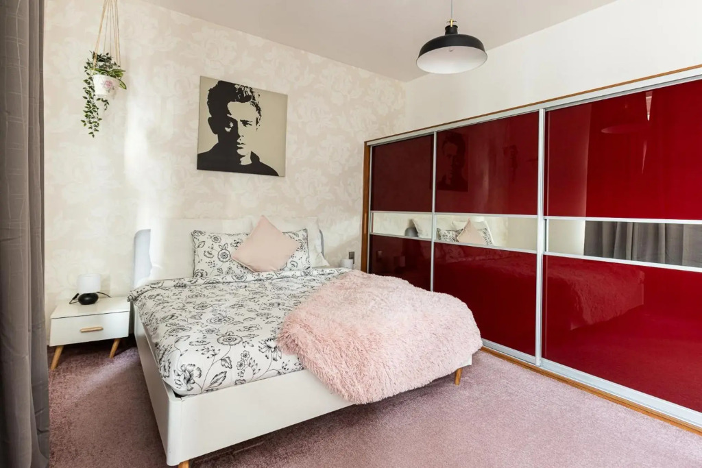 The comunist apartment 2bds