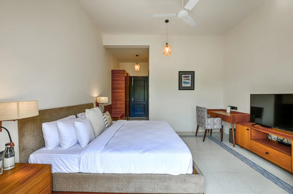 Melhor Stays Villa - L-M102 Luxurious 4BHK villa with private pool, Anjuna