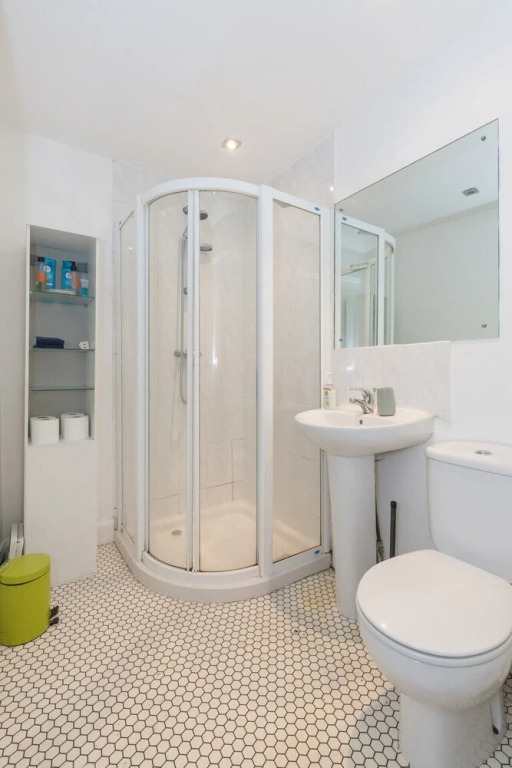 Bright Studio Walk Score 91 Wi-fi Sleeps 2