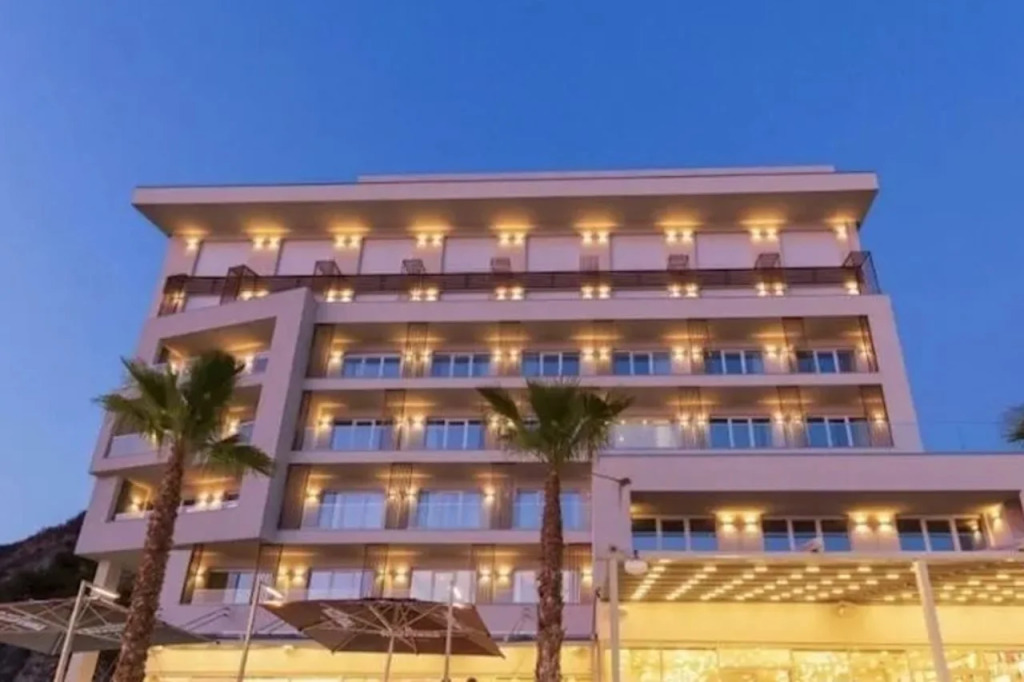 AMR Hotel - Durres