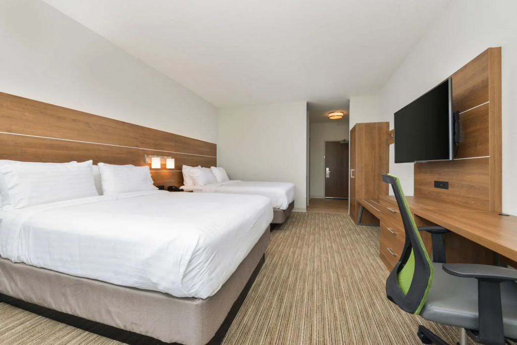 Holiday Inn Express & Suites Chadron by IHG