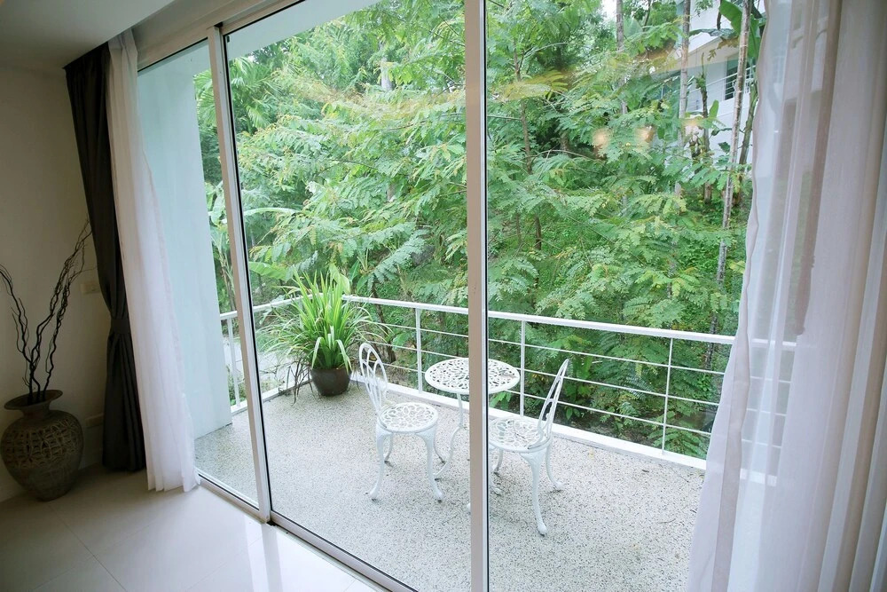 The Trees Hillside Apartment