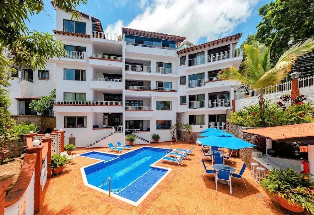 WIVC Alta Vista Condo - Stunning Views, Close to the Beach & Romantic Zone