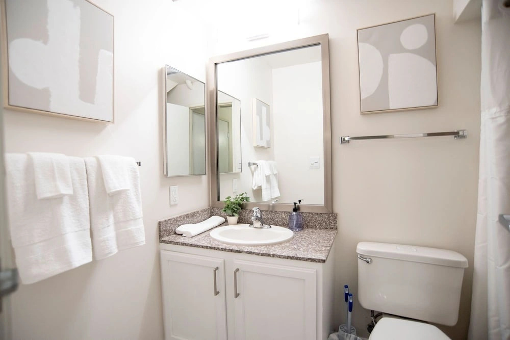 5BR CozySuites The Block-SkybridgeAccess