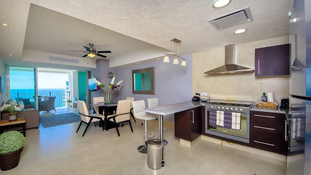 Stunning Upgraded Condo All Oceanfront