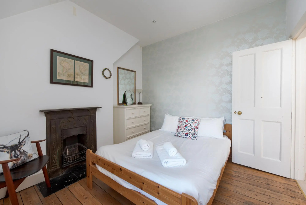 Delightful Family Home in Picturesque Richmond by Underthedoormat