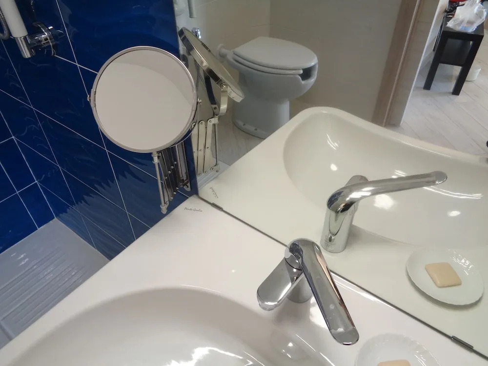 Eryx Apartments