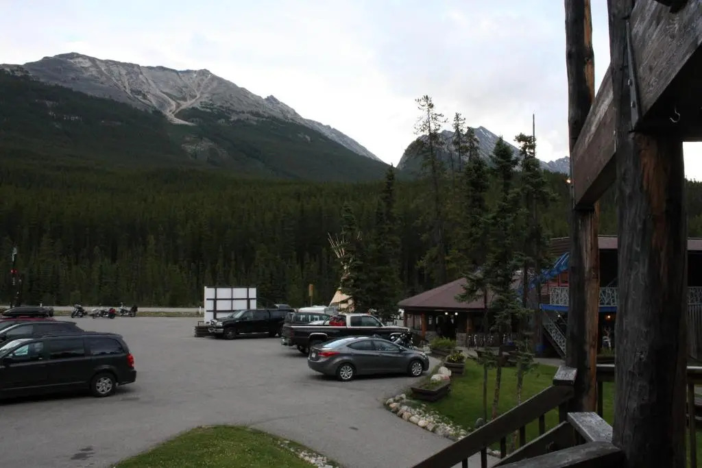 Sunwapta Falls Rocky Mountain Lodge