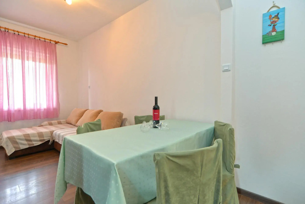 Apartments Mariza 1026