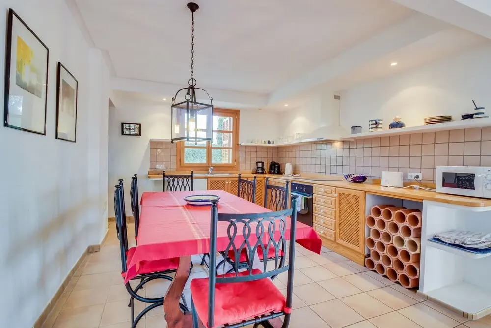 Charming villa with private pool and wifi