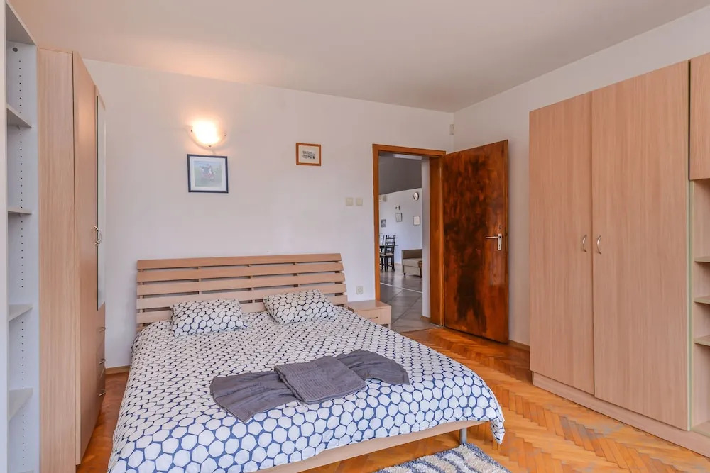 Fm Deluxe 2-Bdr Apartment - Alexander Nevsky View