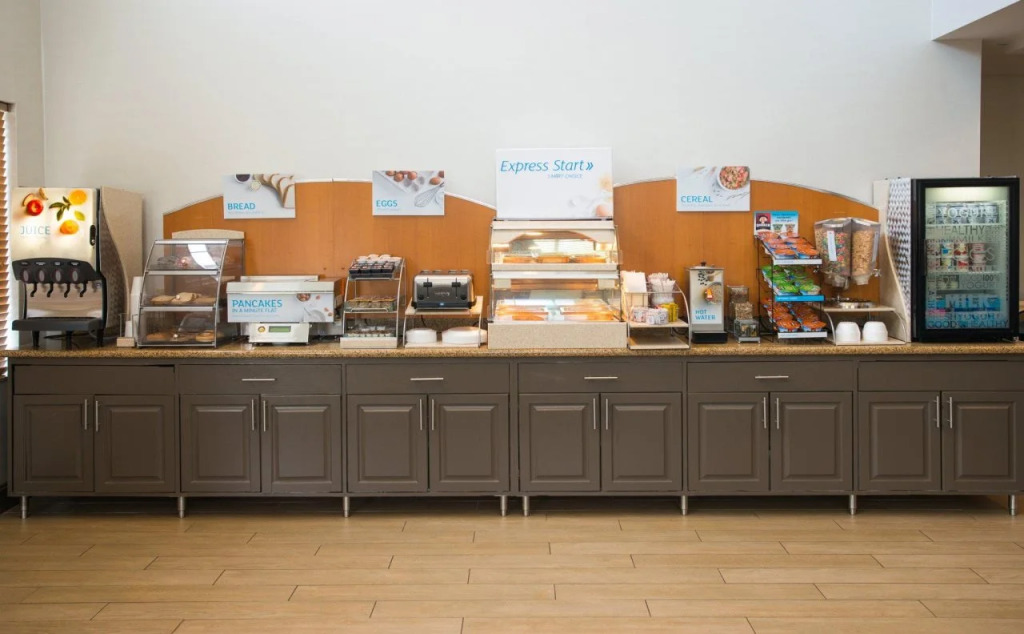 Holiday Inn Express Hotel & Suites Chanhassen by IHG