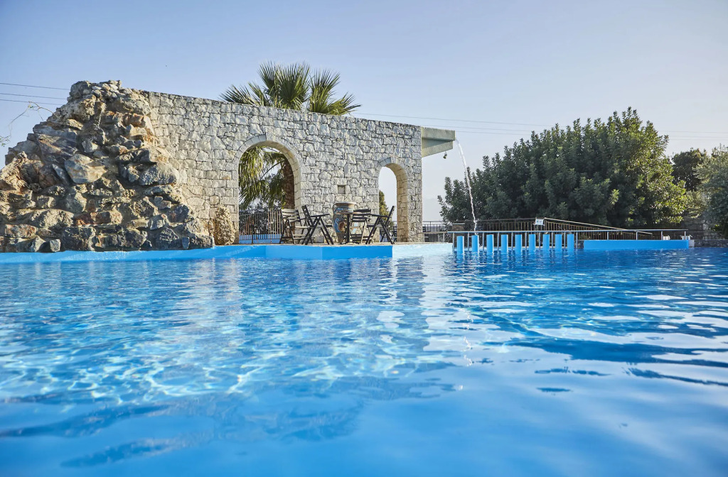 Arolithos Traditional Village Hotel