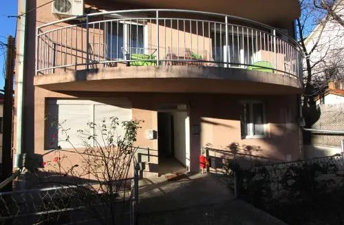 Apartment Violet