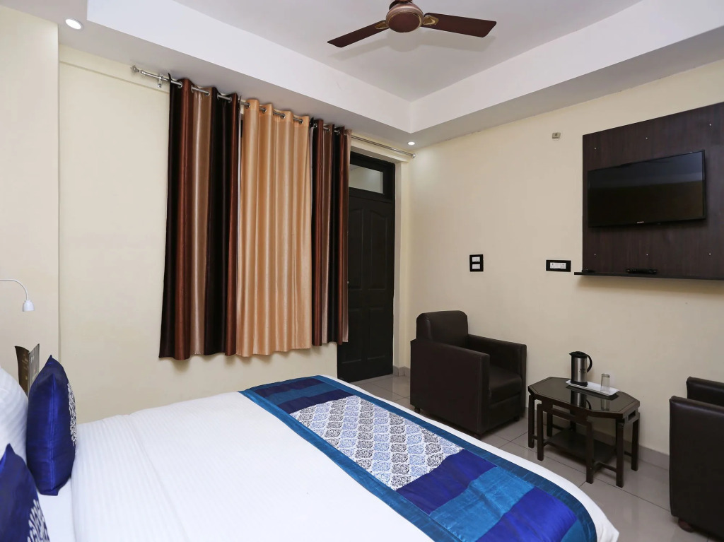 OYO 8232 Hotel KRB Paradise