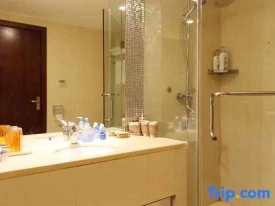 Typhoon Shelter Theme Apartment Hotel