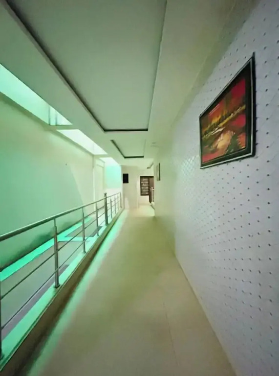 Hotel Modern Palace