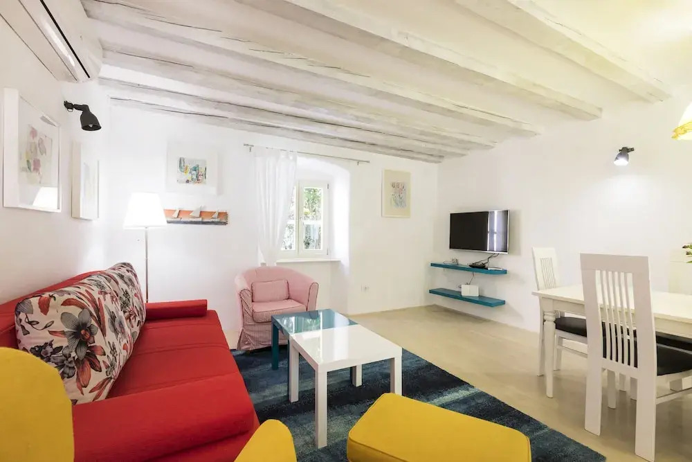 House Encanto - Old Town Retreat