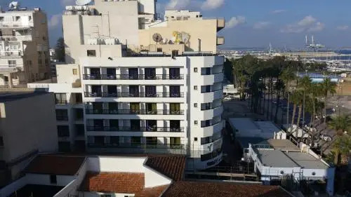 Les Palmiers Sunorama Beach Apartments