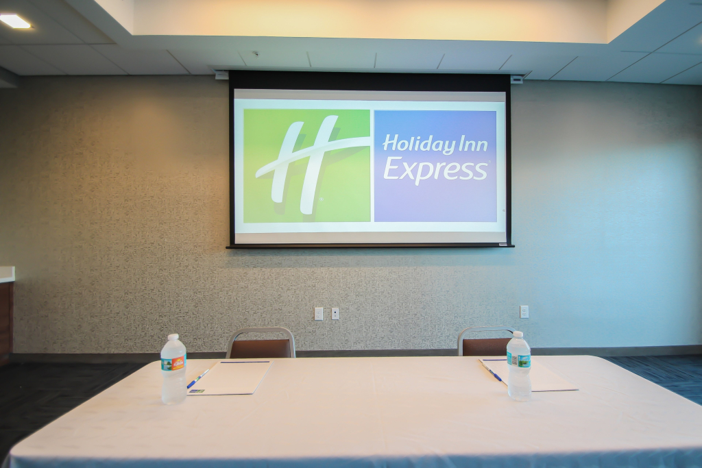 Holiday Inn Express & Suites Miami Airport East by IHG