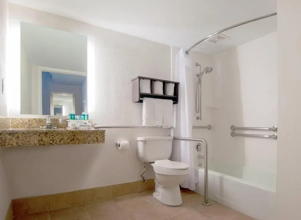 Holiday Inn Express And Suites- Nashville-i-40&i-24[spence Ln]