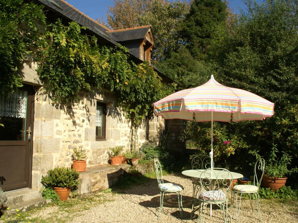 Breton Escape in Querrien