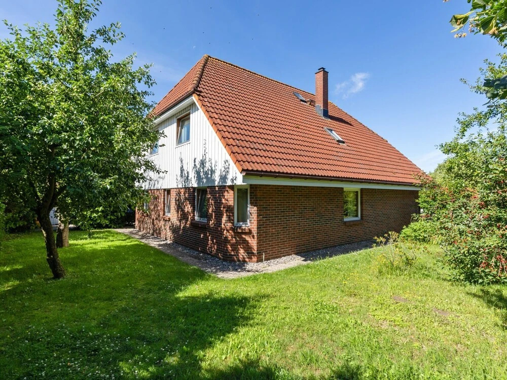 Cozy Holiday Home in Kuhlungsborn near Baltic Sea Coast
