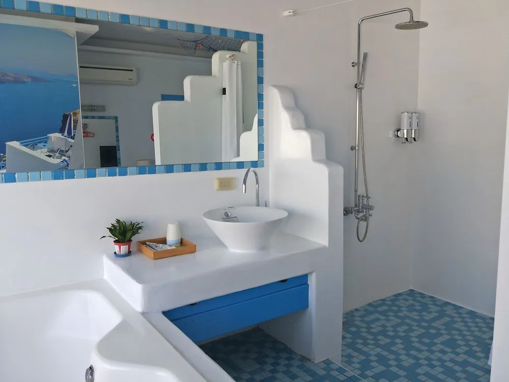 Blues White B&B