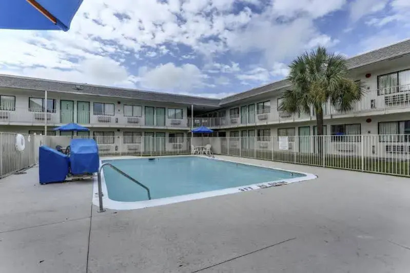 Rodeway Inn and Suites Lake Charles