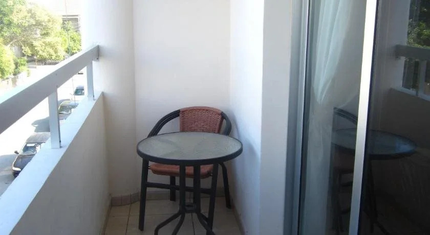 Marina Apartments 211