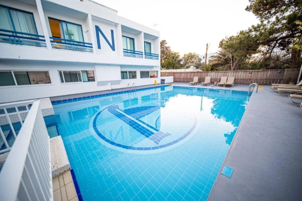 Nereus Hotel