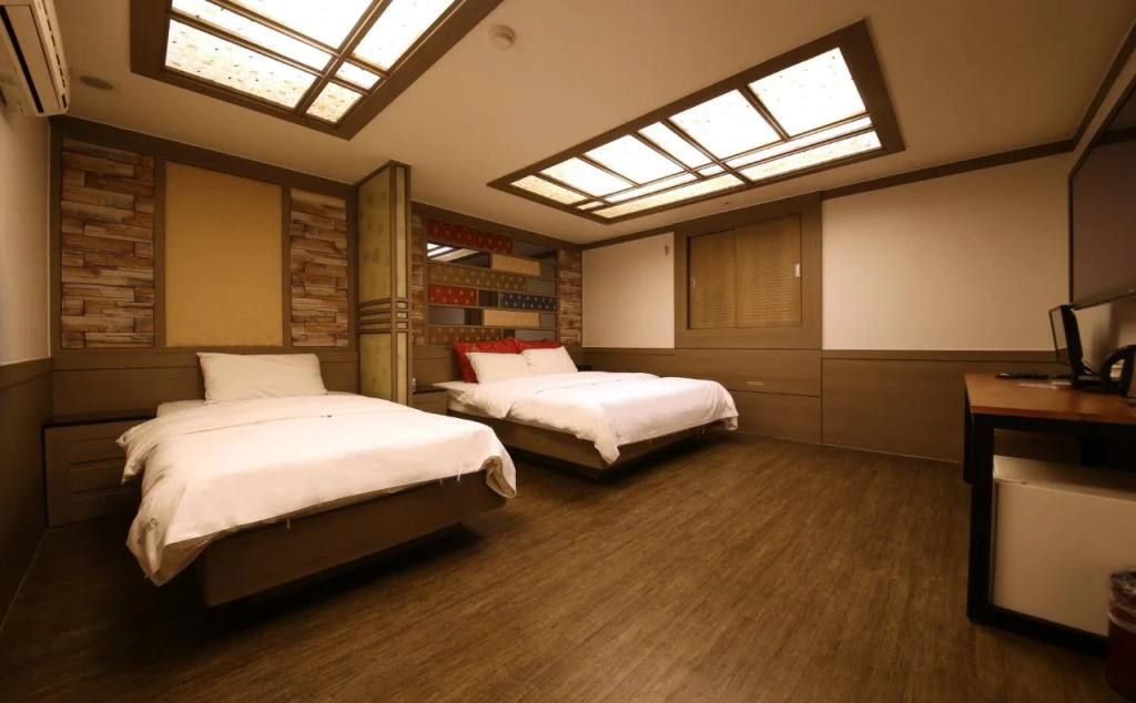 Valentine Hotel