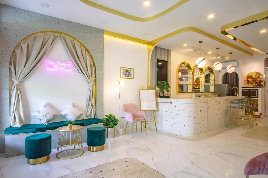 Isara Boutique Hotel and Cafe